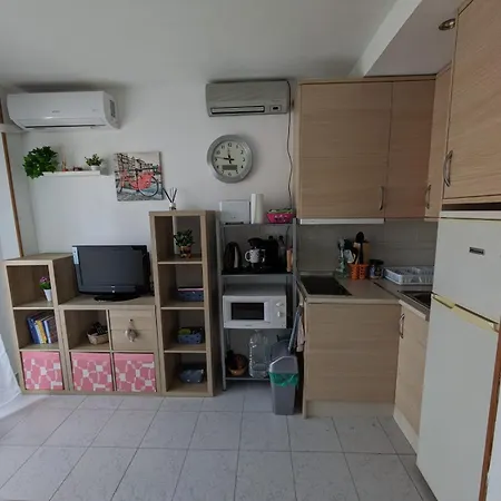 Estudio Erika Apartman *